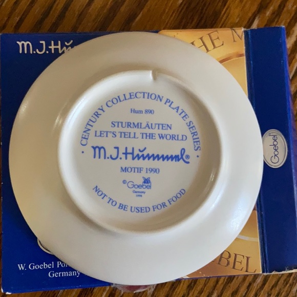 M.I. HUMMEL Century Collection Mini Plate - Picture 4 of 7
